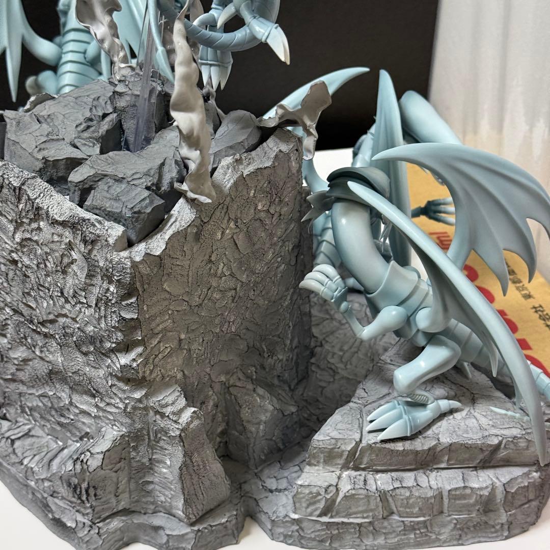 値下交渉OK ジオラマ　ブルーアイズホワイトドラゴン　遊戯王　フィギュア　セット