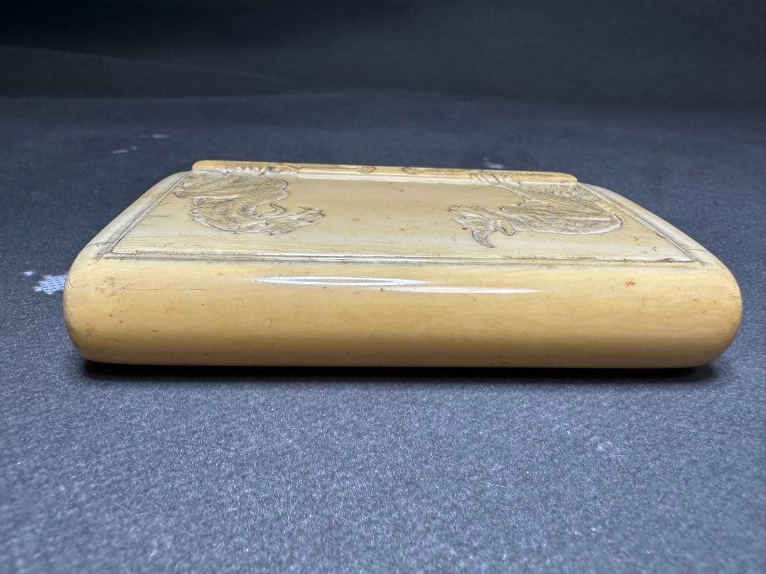 極上　印鑑ケース　小物入れ　天然素材　彫刻 細密細工