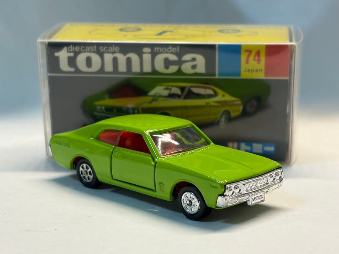トミカ 黒箱 ニッサン ローレル 2000SGX 1Eホイール 日本製 当時物