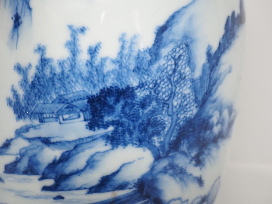 有田焼　染付山水図　花瓶　かなり細かい筆づかい　-SO