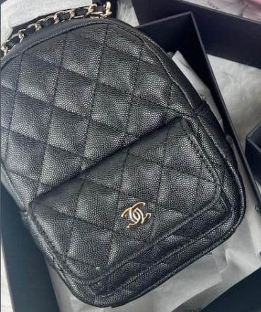 ノベルティ ブラックバックパック　綺麗　ファション　バッグ