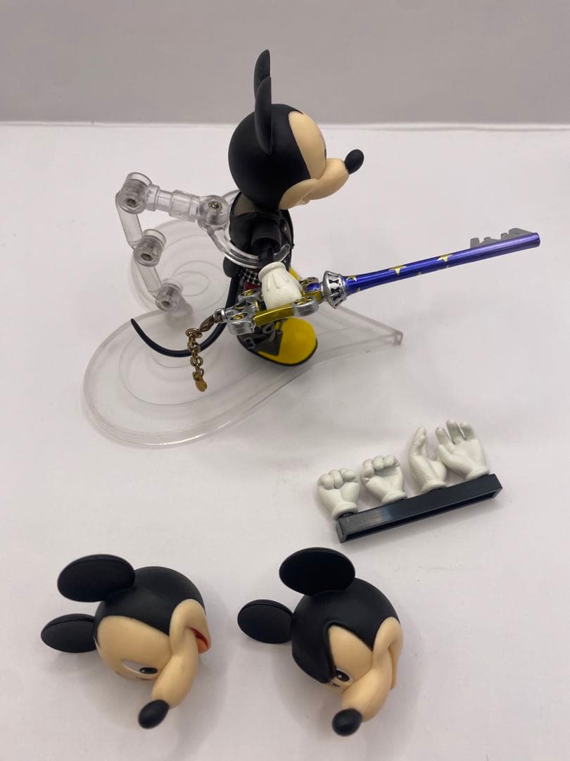 ブリングアーツ　ミッキー 王様 キングダムハーツⅢ フィギュア