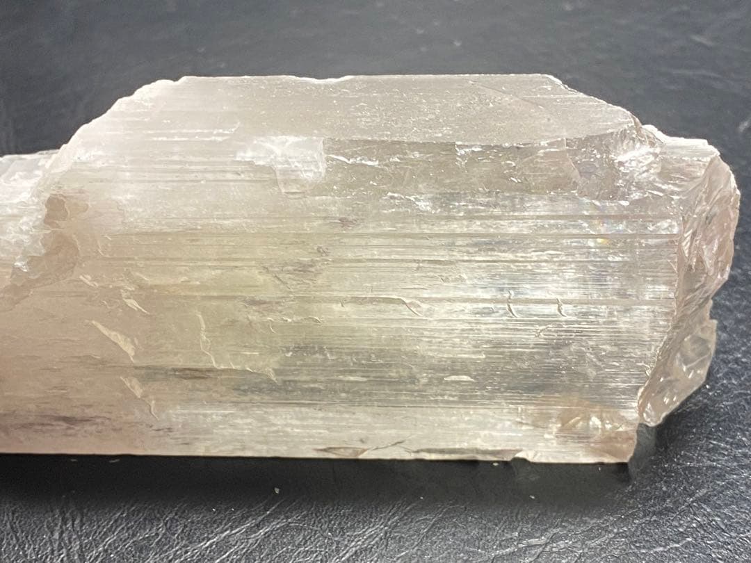 クンツァイト　リチア輝石　原石　300g