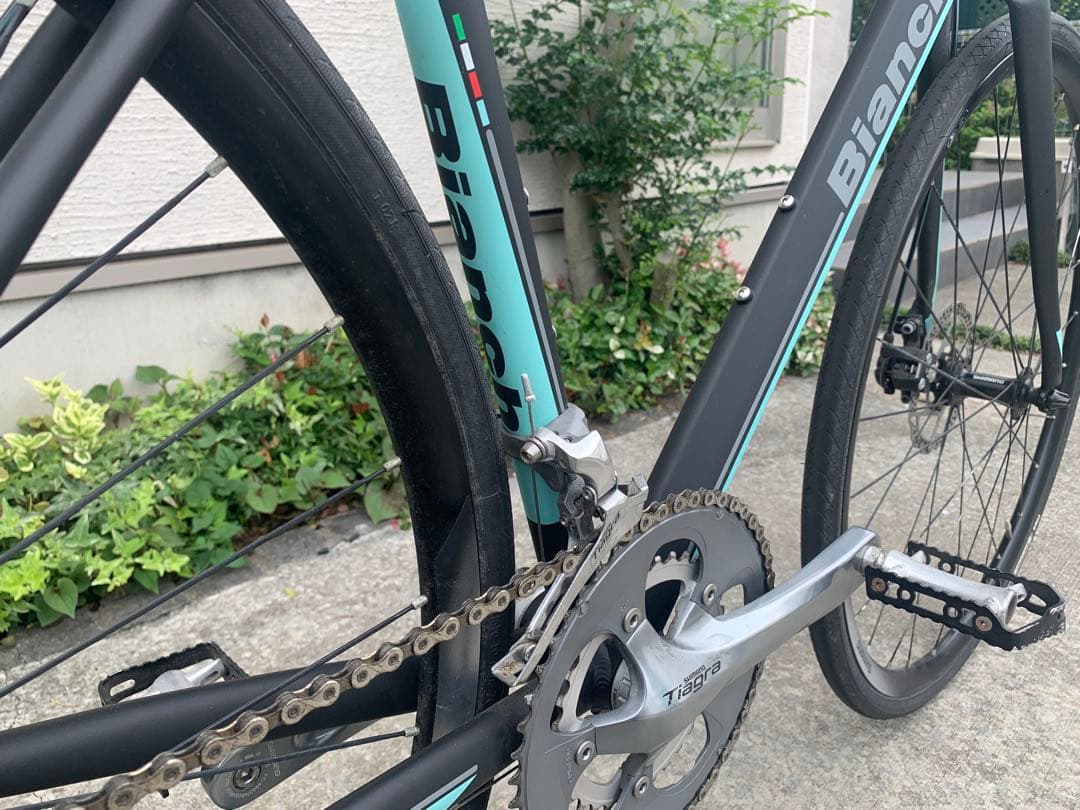 ほぼ新品 Bianchi ロードバイク 105/Tiagra Disc
