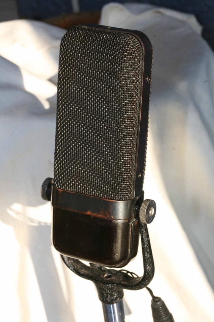 Radio Gramophone Development P.A. リボンマイク
