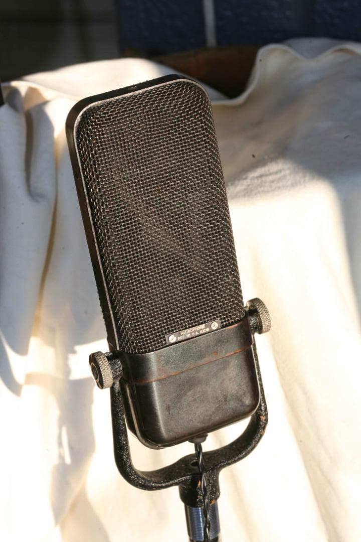 Radio Gramophone Development P.A. リボンマイク