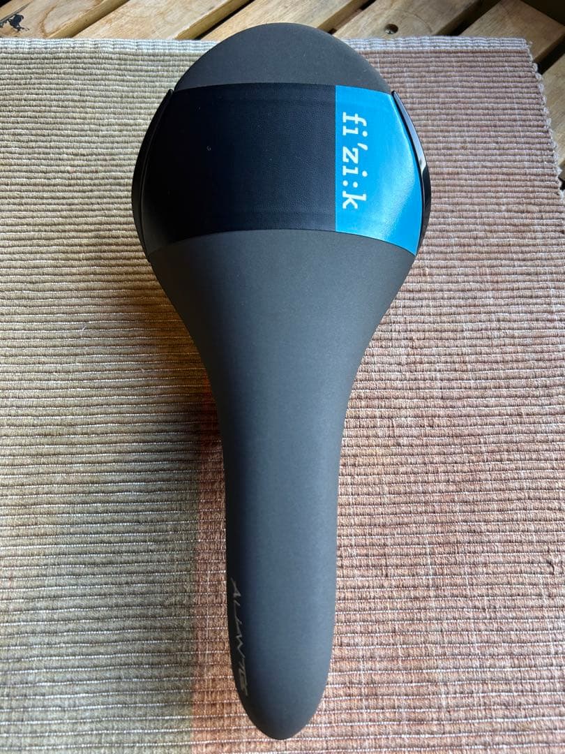 fizik アリオネ　R3 カーボン　フィジーク　軽量