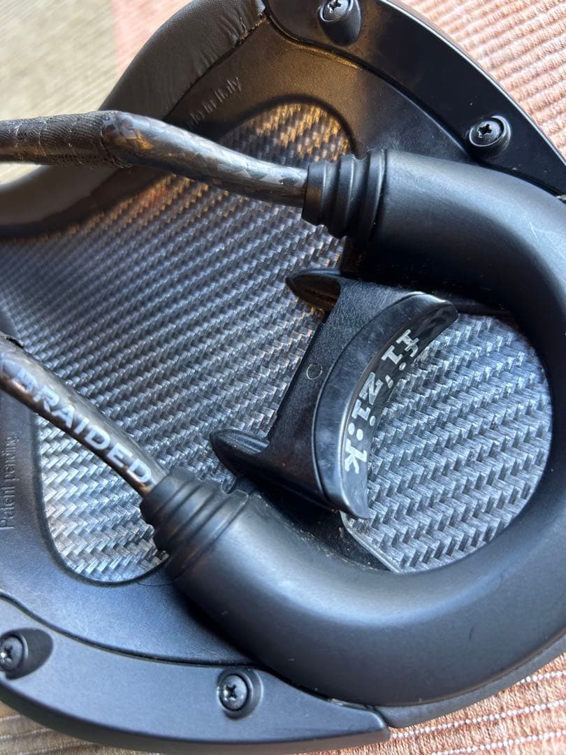 fizik アリオネ　R3 カーボン　フィジーク　軽量