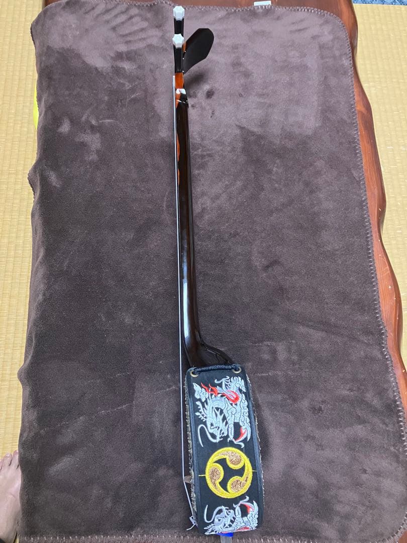 沖縄三線ワンランク上(上質黒檀)真壁型本皮一枚張りスンチ塗り期間限定出品