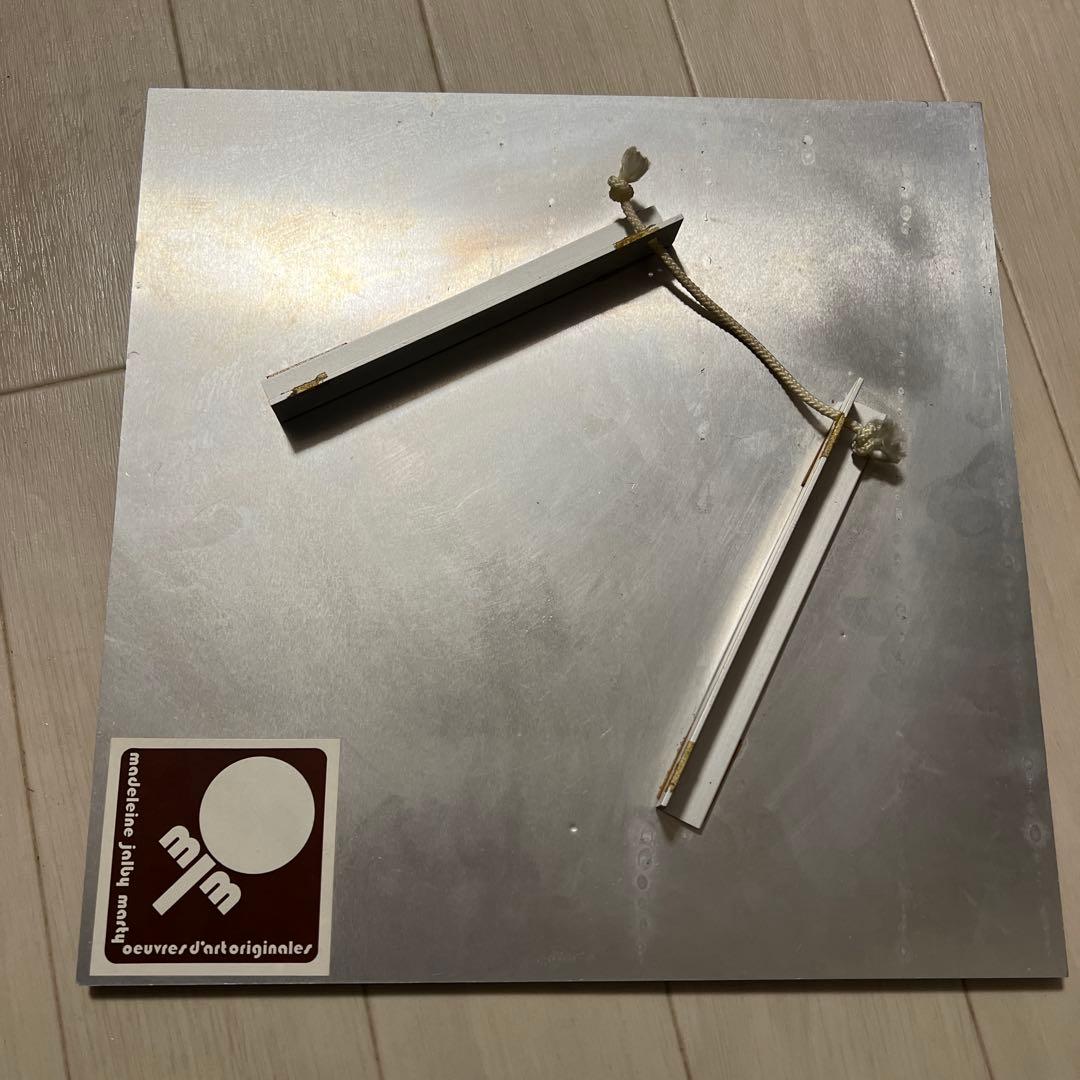 マドレーヌ シャルビー マーティ 蜂 アート作品