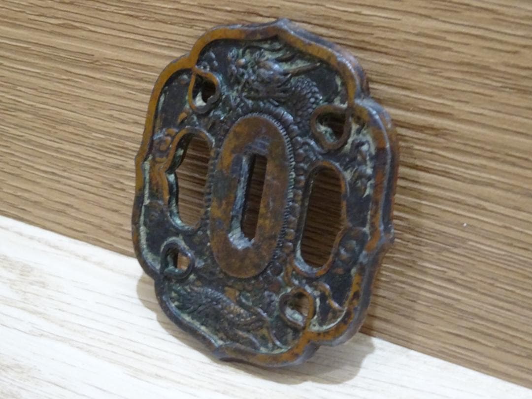 刀鍔 龍 彫刻 刀装具 時代物 骨董品 日本刀 アンティーク