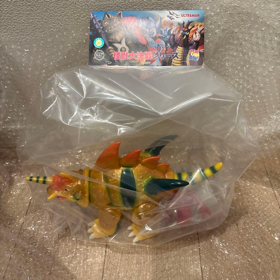 MAT(MONSTER ART TOY)シリーズ ザイゴン + ミニアンチラ星人