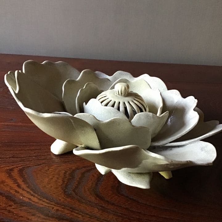 白薩摩焼　花弁　香炉　明治期. 書1