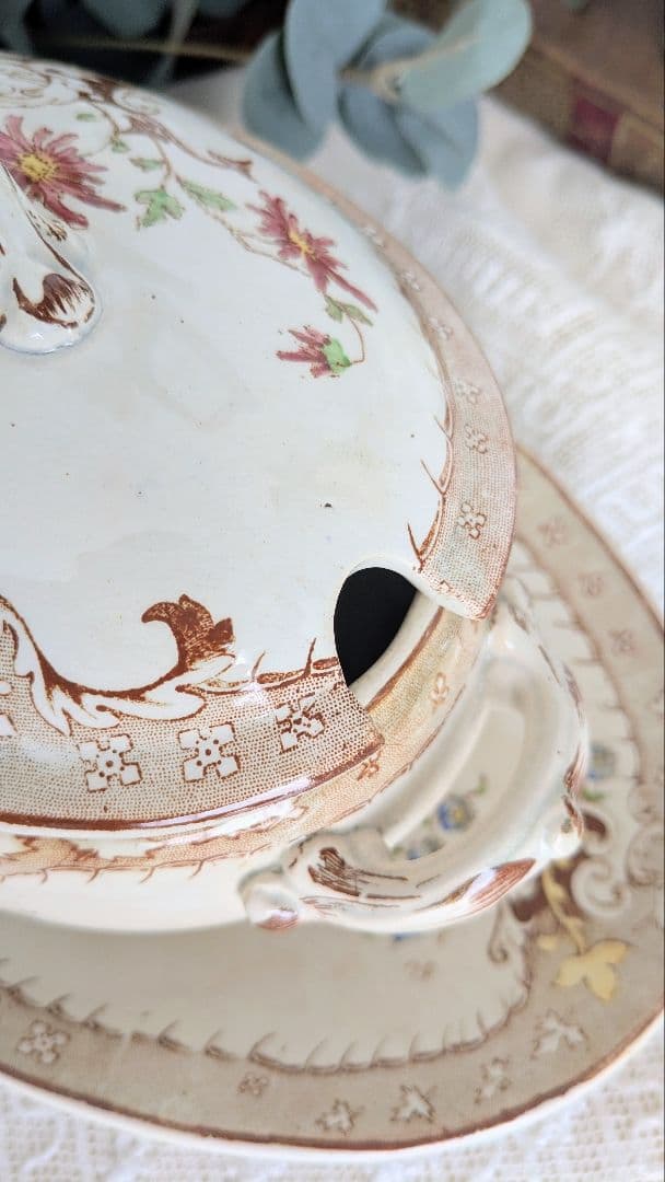 クレイユモントロー alexandra蓋付きソーシエール フランス アンティーク