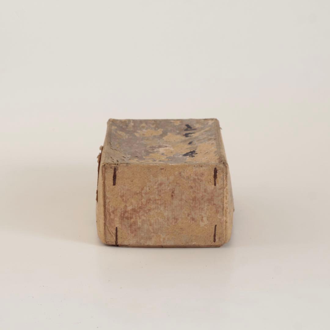 古い ボロボロの 紙箱 古道具 アンティーク オブジェ