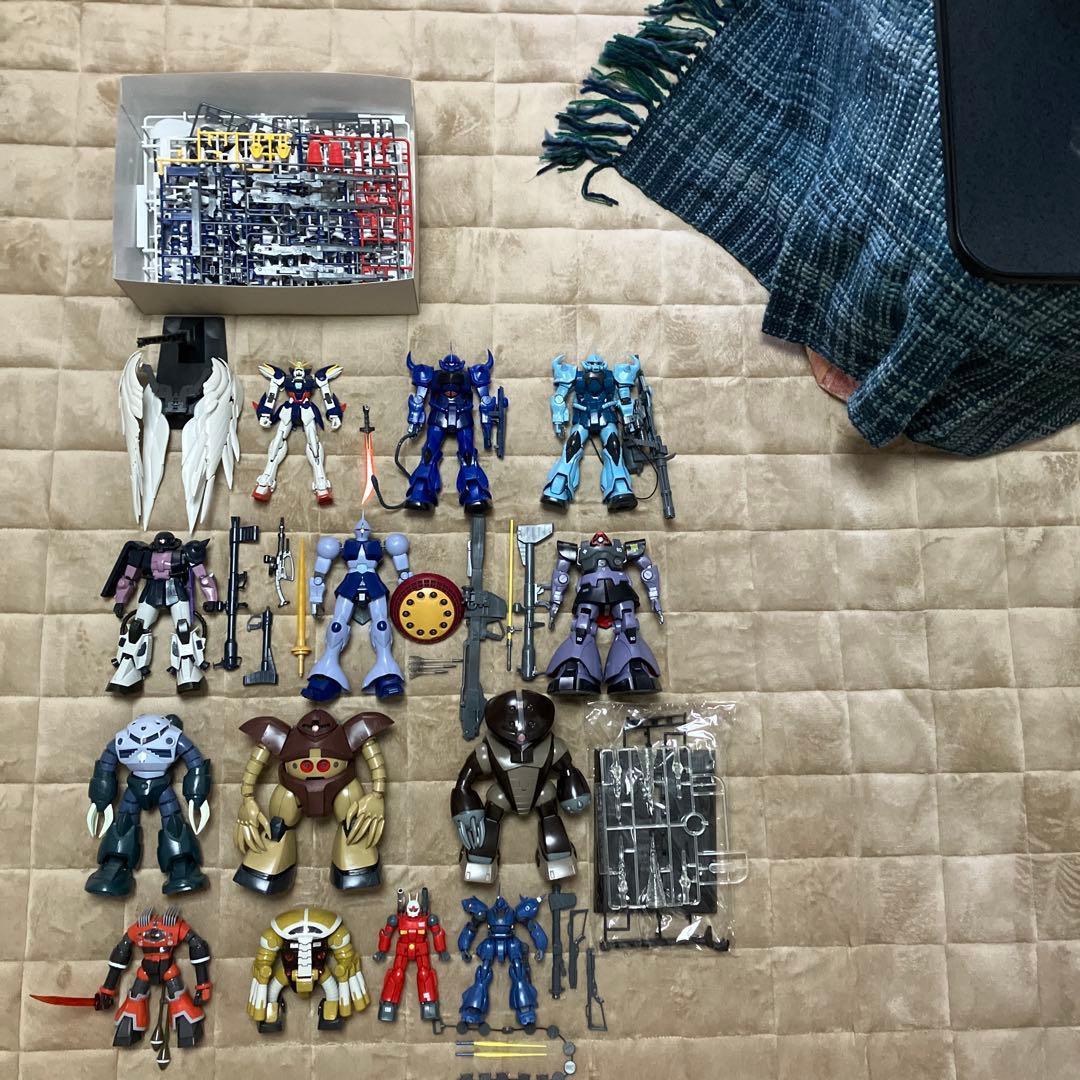 バンダイMGガンダムプラモデル素ぐ組み完成品／現状品／ジャンク品