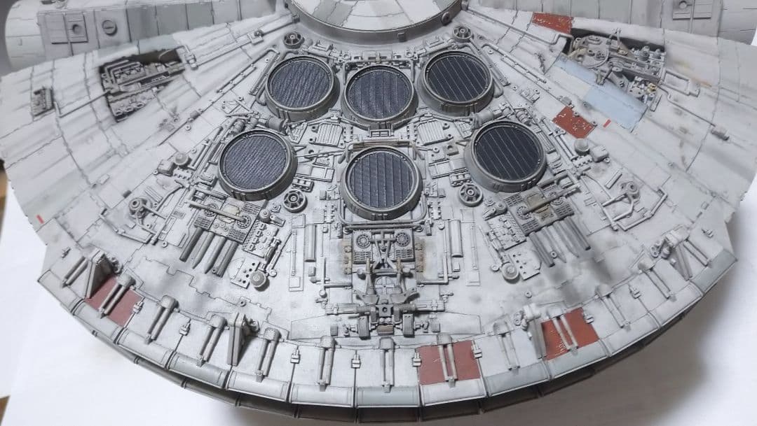 ファインモールド スターウォーズ ミレニアムファルコン 1/72 完成品