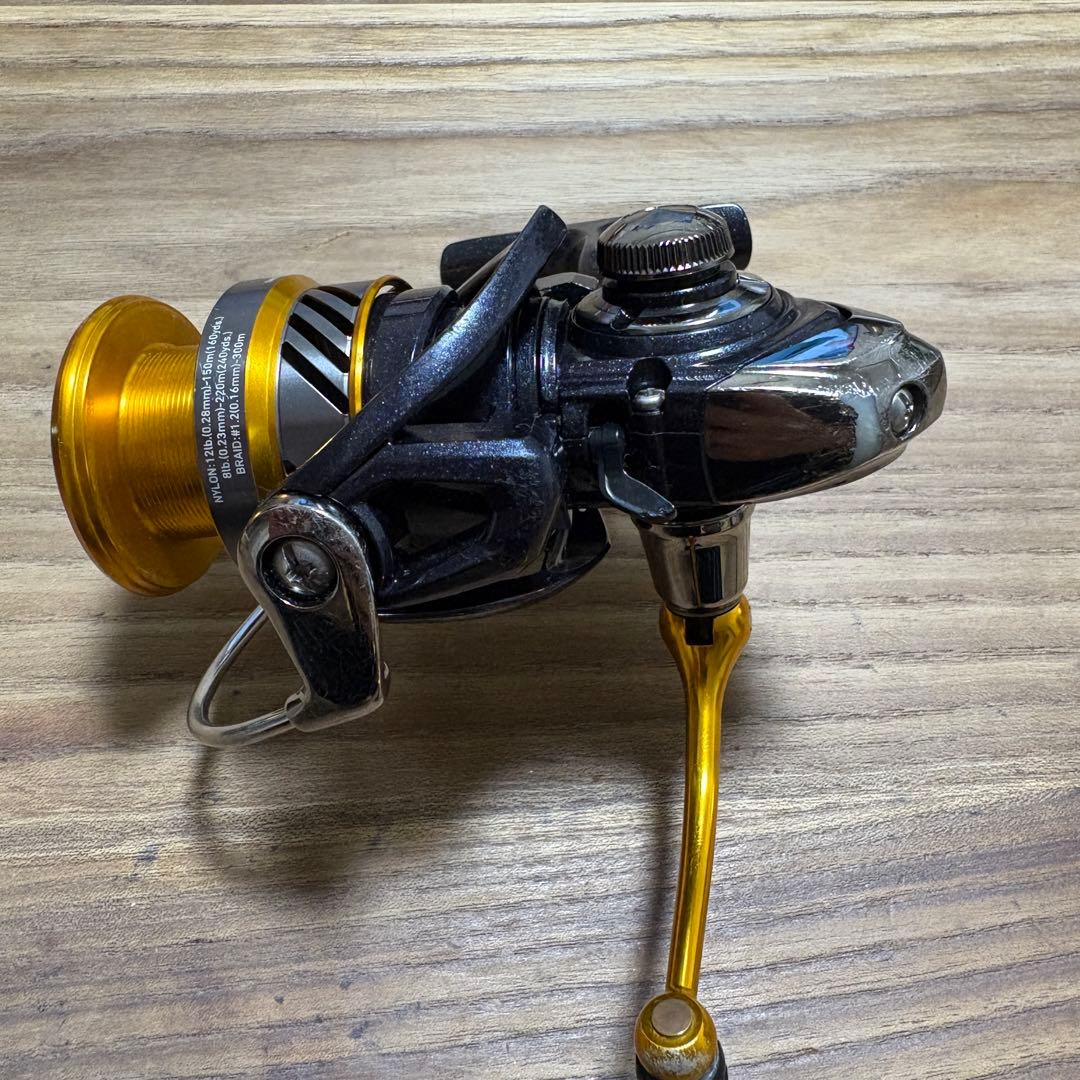 ダイワ　20レブロスLT2500D 18レガリスLT4000D-CXH