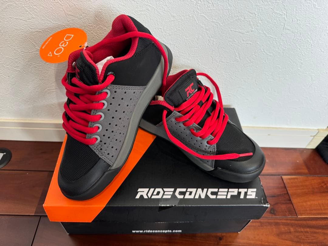 新品未使用 RIDE CONCEPTS LIVEWIRE キッズUS3