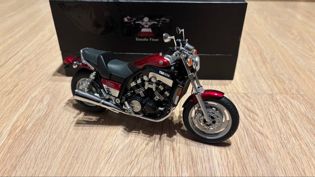 Yamaha VMAX 1/12 スケールモデル MINICHAMPS
