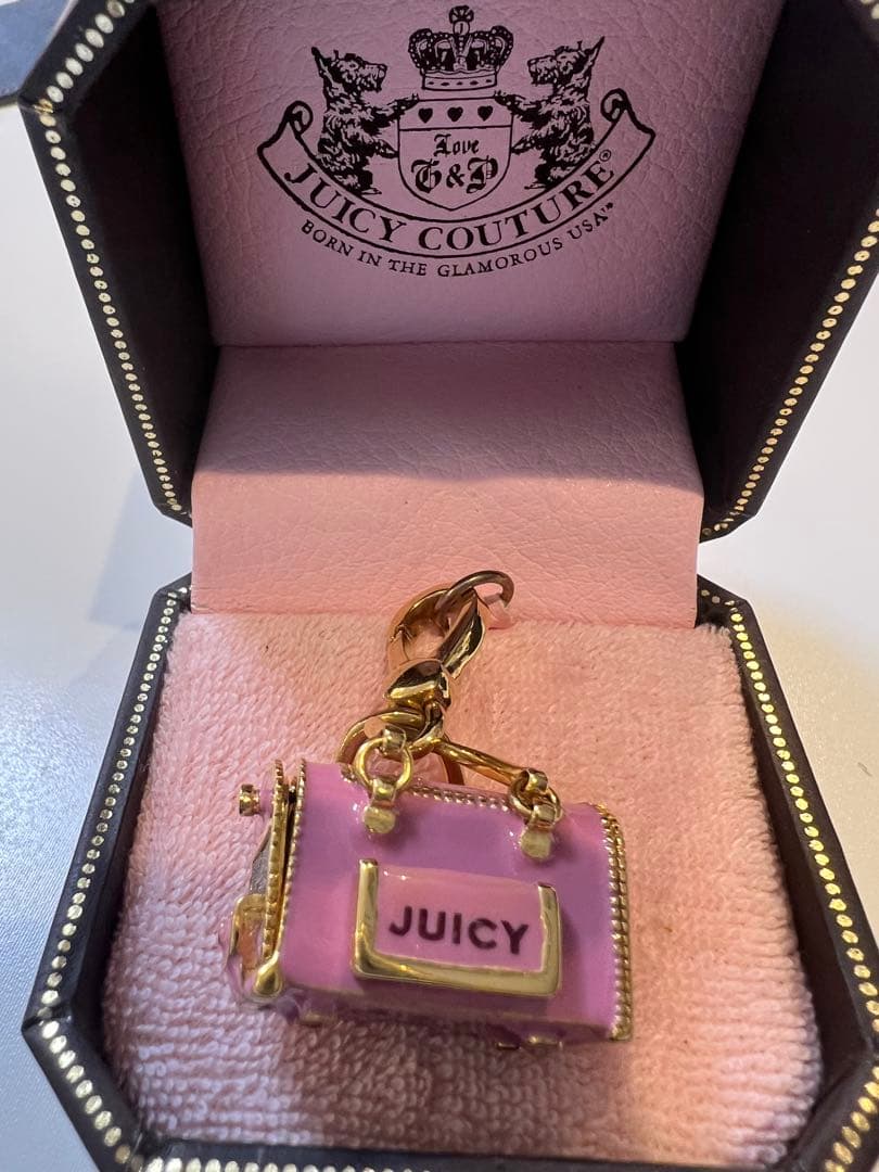 Juicy Couture キャリーバッグ型チャーム