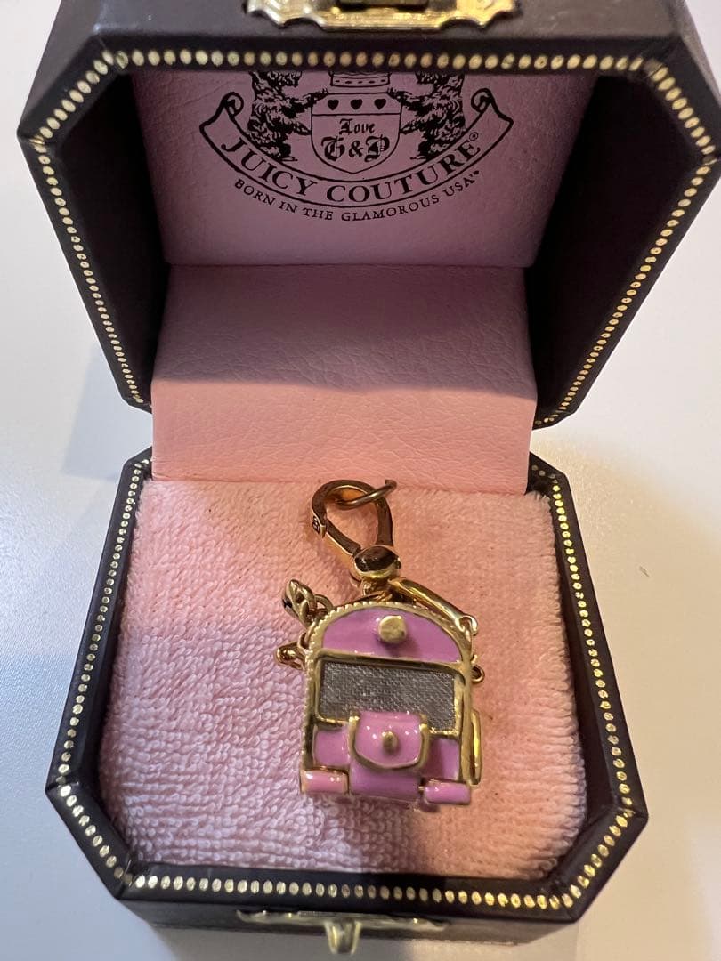 Juicy Couture キャリーバッグ型チャーム