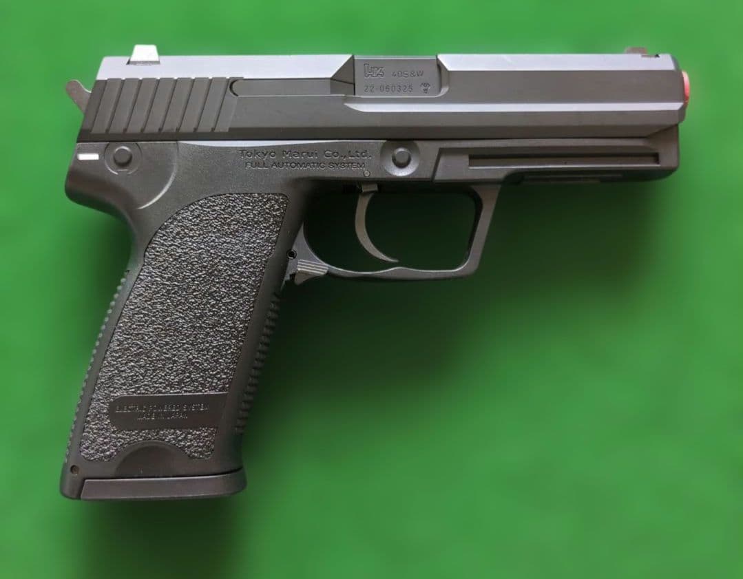 H&K USP 電動ガン　バッテリー・充電器　100連射マガジン 18歳以上