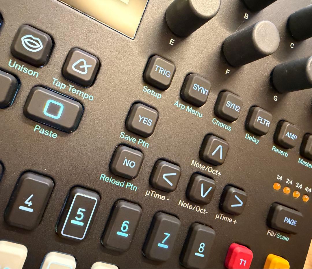 Elektron Digitone シンセサイザー　ドラムマシン