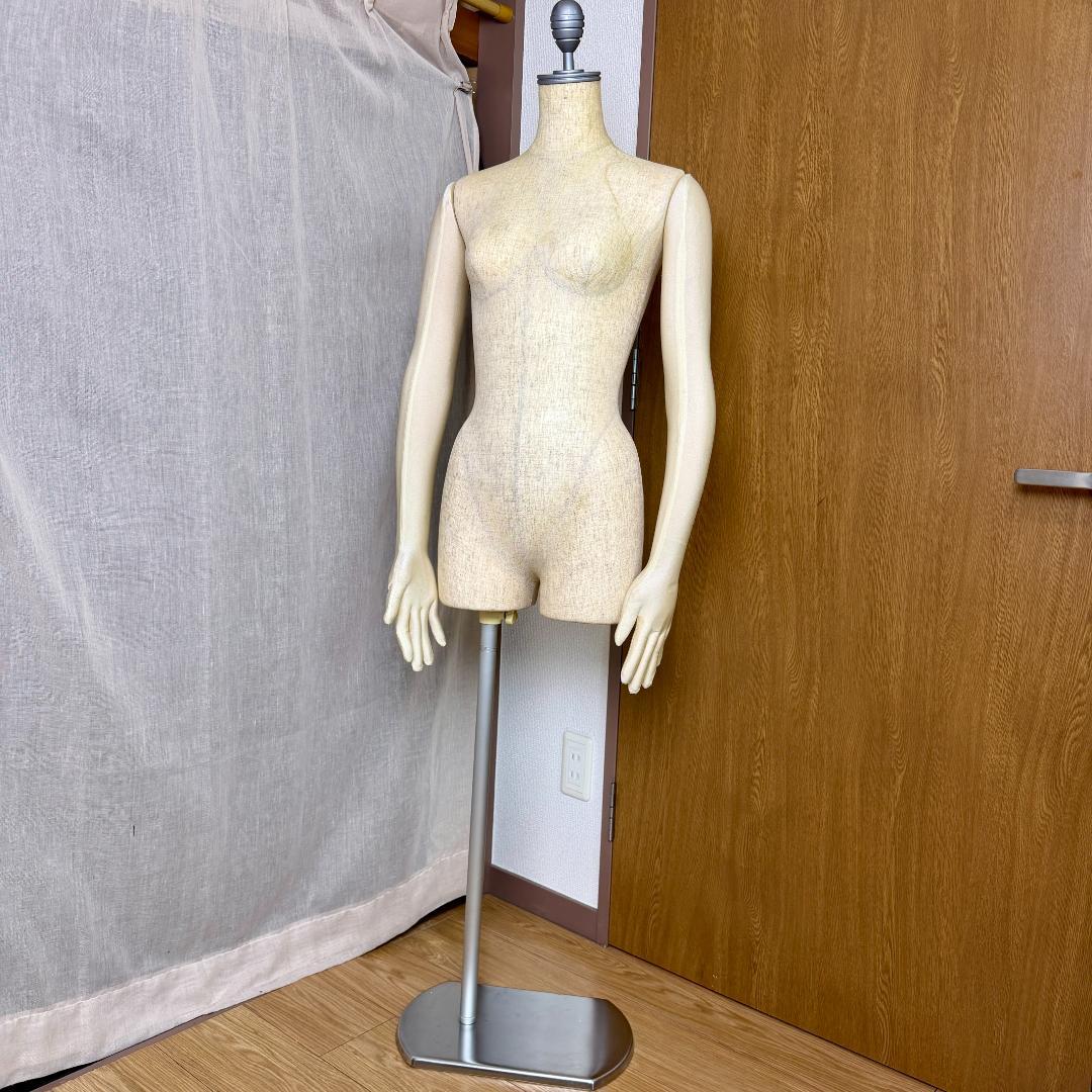 トルソー　レディース　腕付き アーム付き　スタンド付き　マネキン