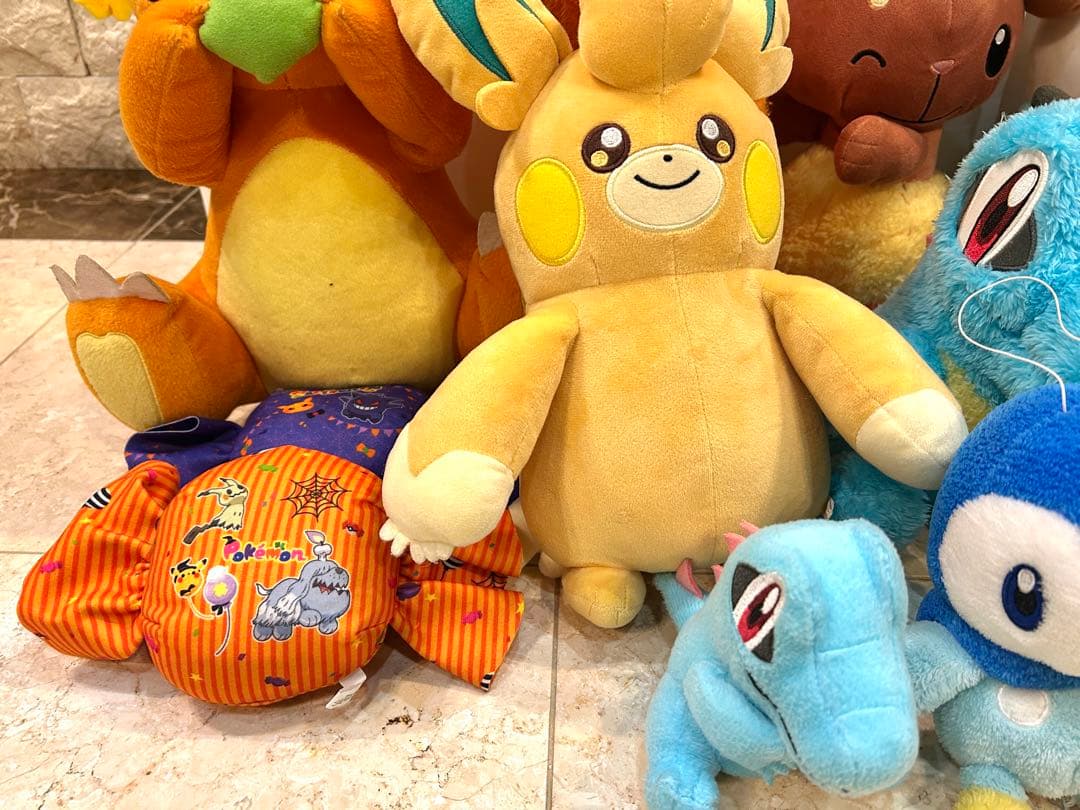 ポケットモンスターぬいぐるみ　ポケモンセンター　ポケモン　ヒトカゲ　ピカチュウ