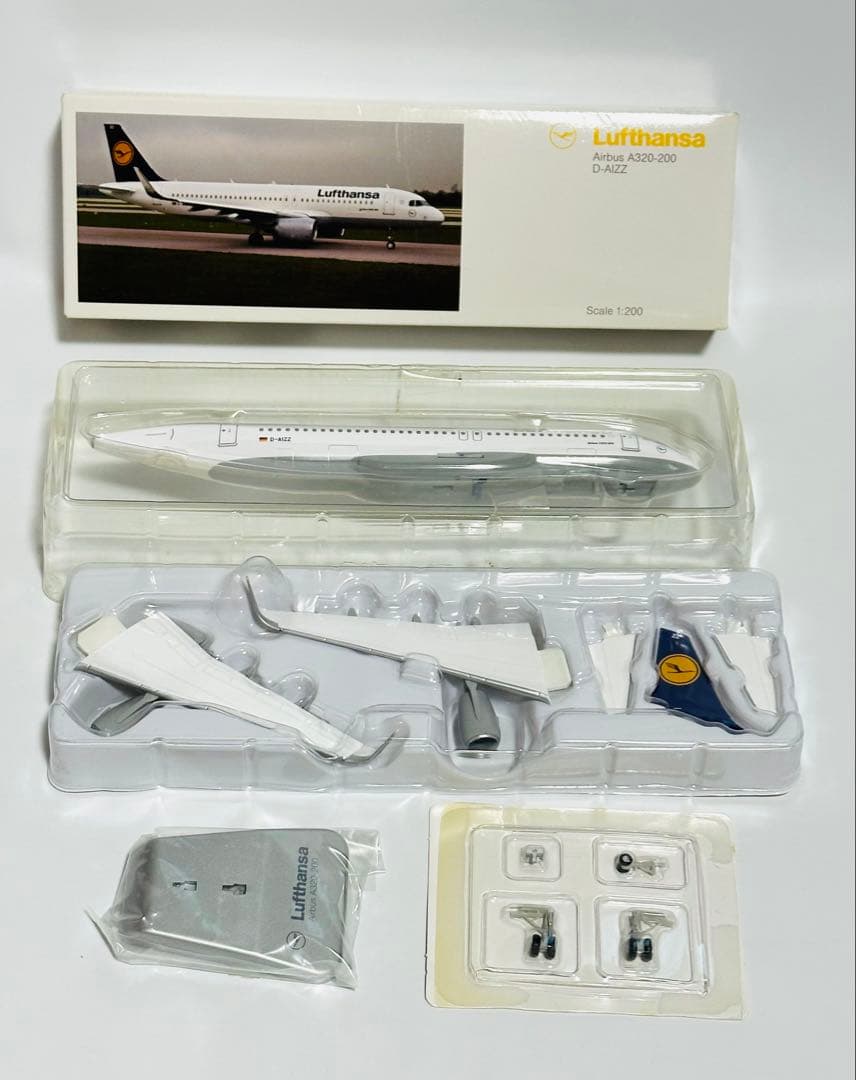 航空機・ヘリコプター 1/200 Lufthansa Airbus A320-200 D-AIZZ