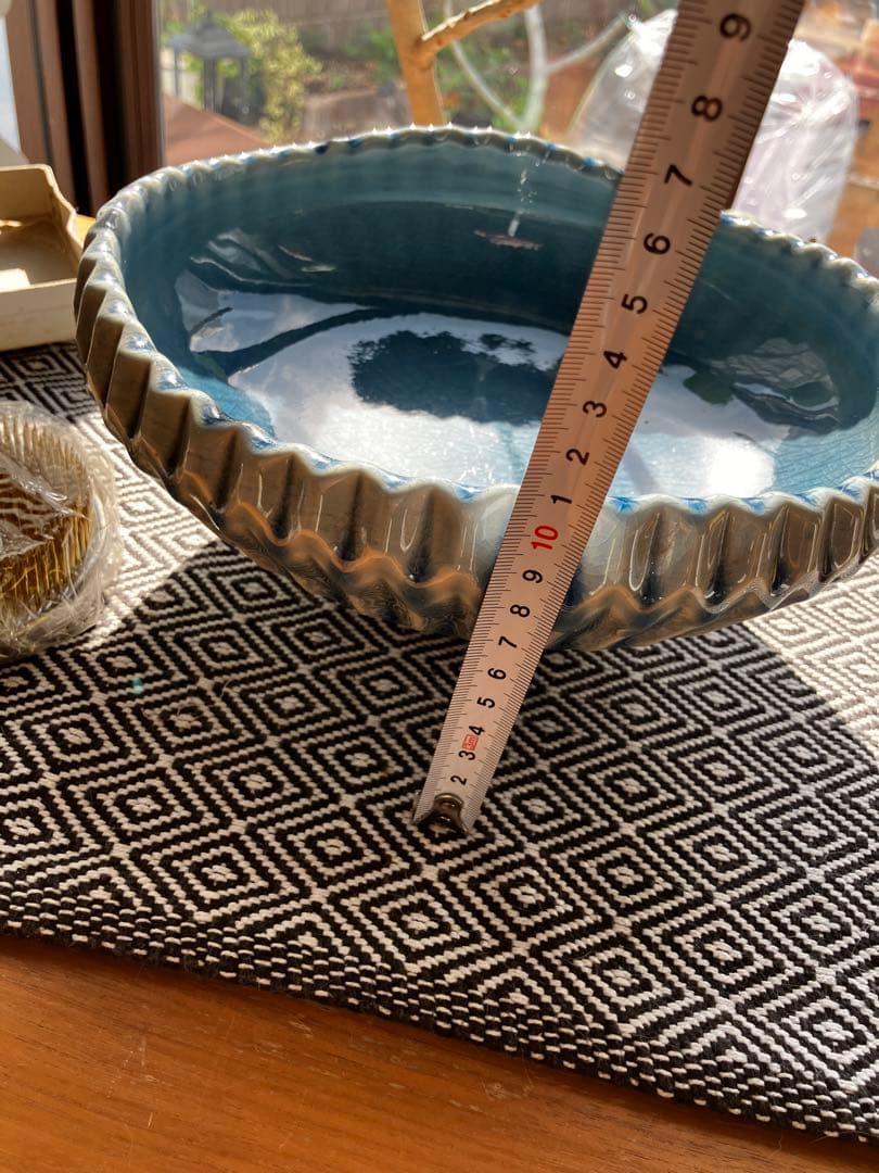 美品 水色の陶器製 花器 と 丸大形 高級剣山は新品未使用　ワレモノ発送致します