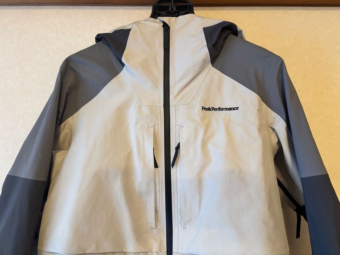 オークションに変更　ピークパフォーマンスShielder