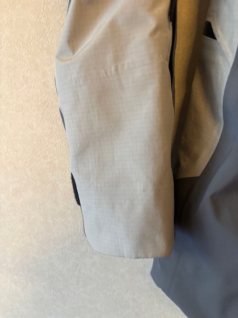 オークションに変更　ピークパフォーマンスShielder