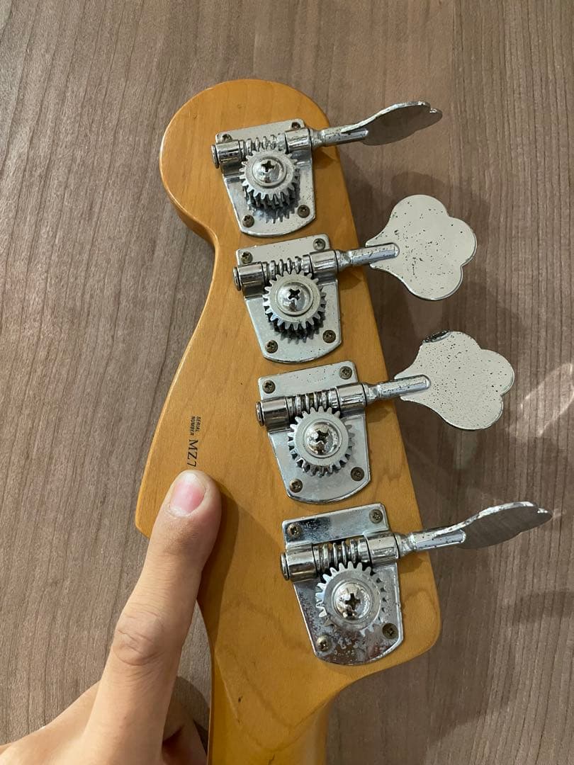 【かな】　フェンダーメキシコデラックスアクティブジャズベース