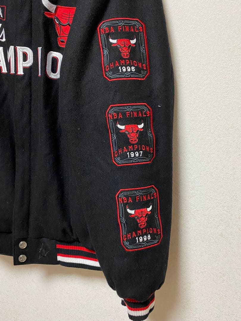 NBA JHデザイン シカゴブルズファイナルチャンピオン リバーシブルスタジャン