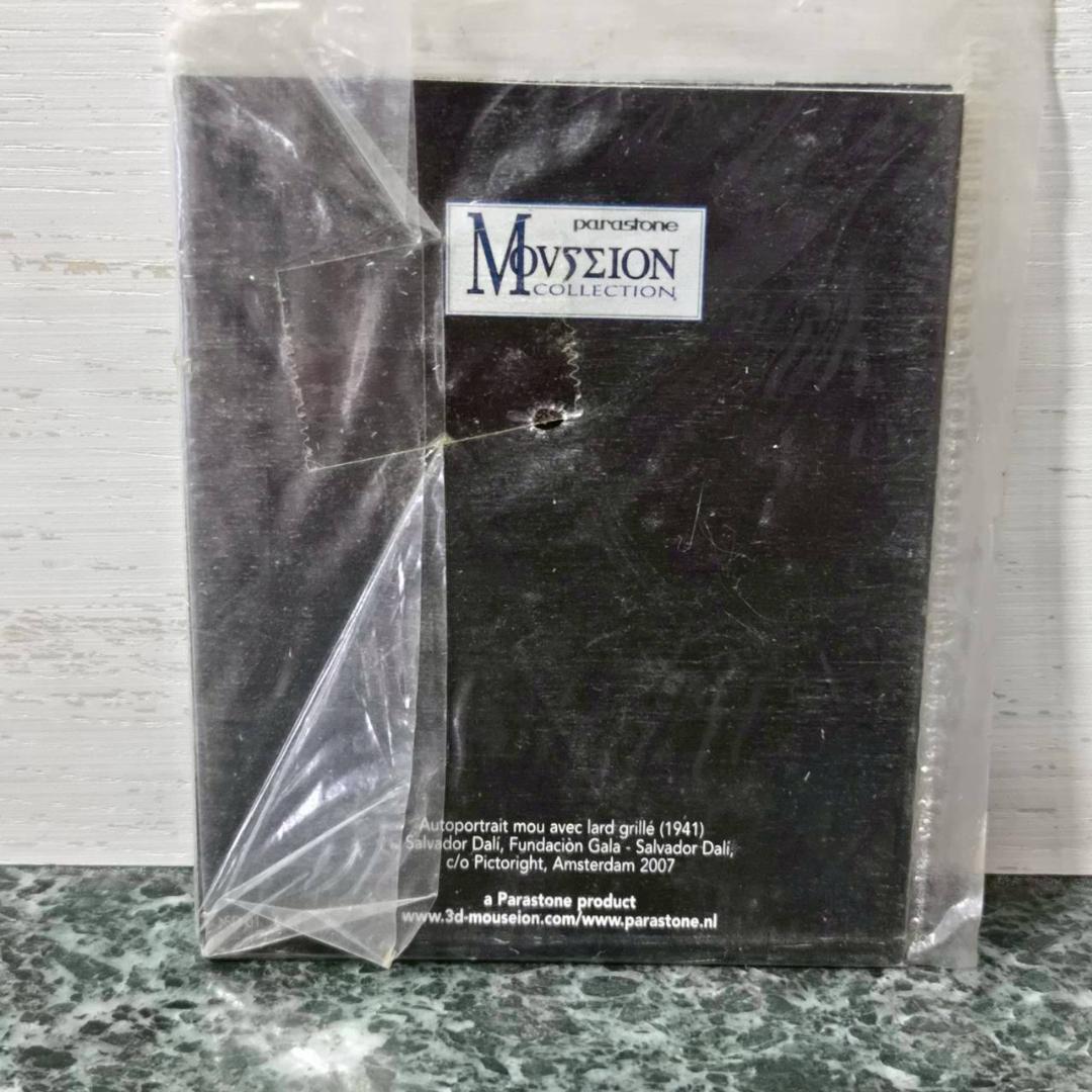 サルバドール・ダリ　焼いたベーコンのある柔らかい自画像　シュールレアリスム彫像