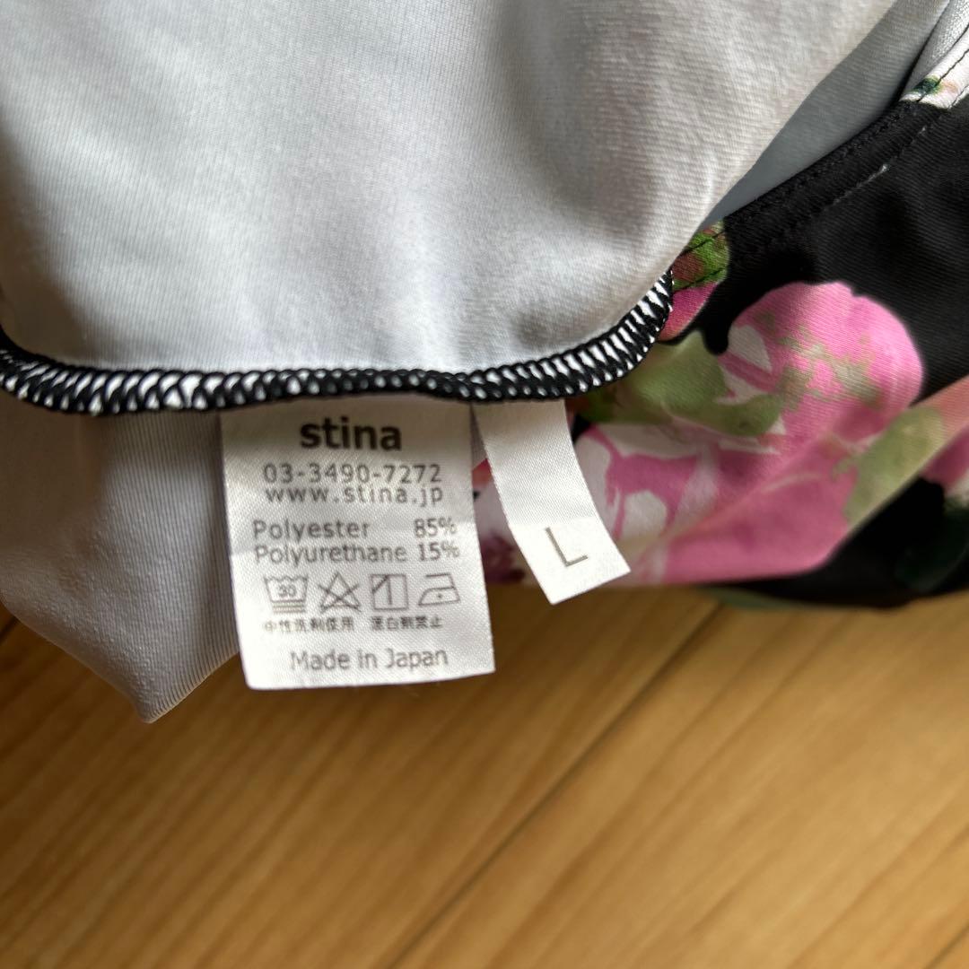スティナ　レオタード　黒地に花柄　美品　Lサイズ