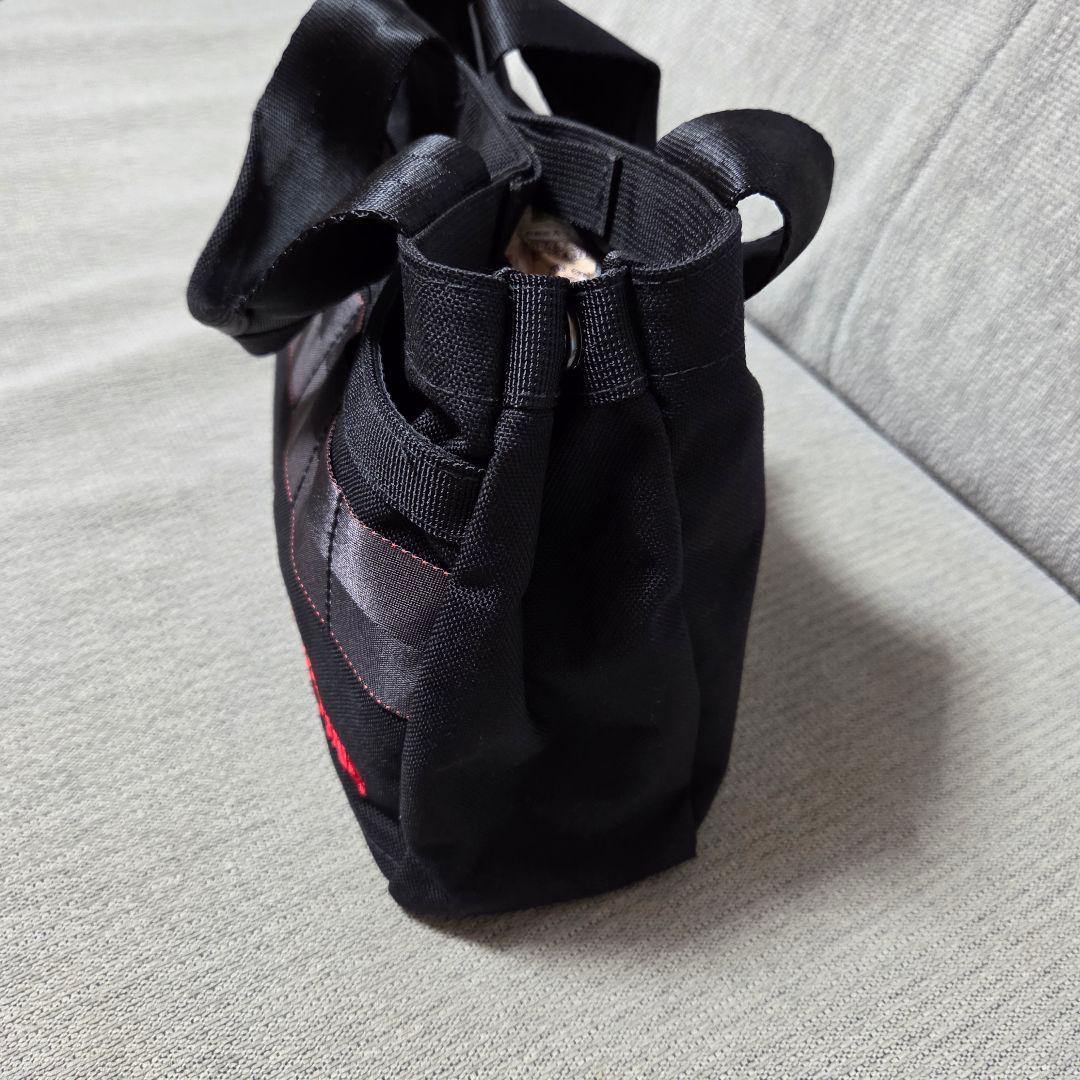 BRIEFING ラウンドバッグ