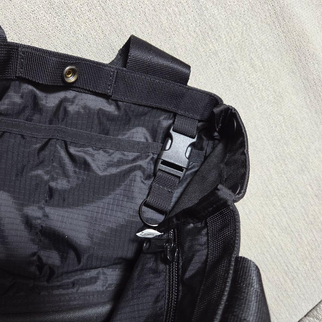 BRIEFING ラウンドバッグ