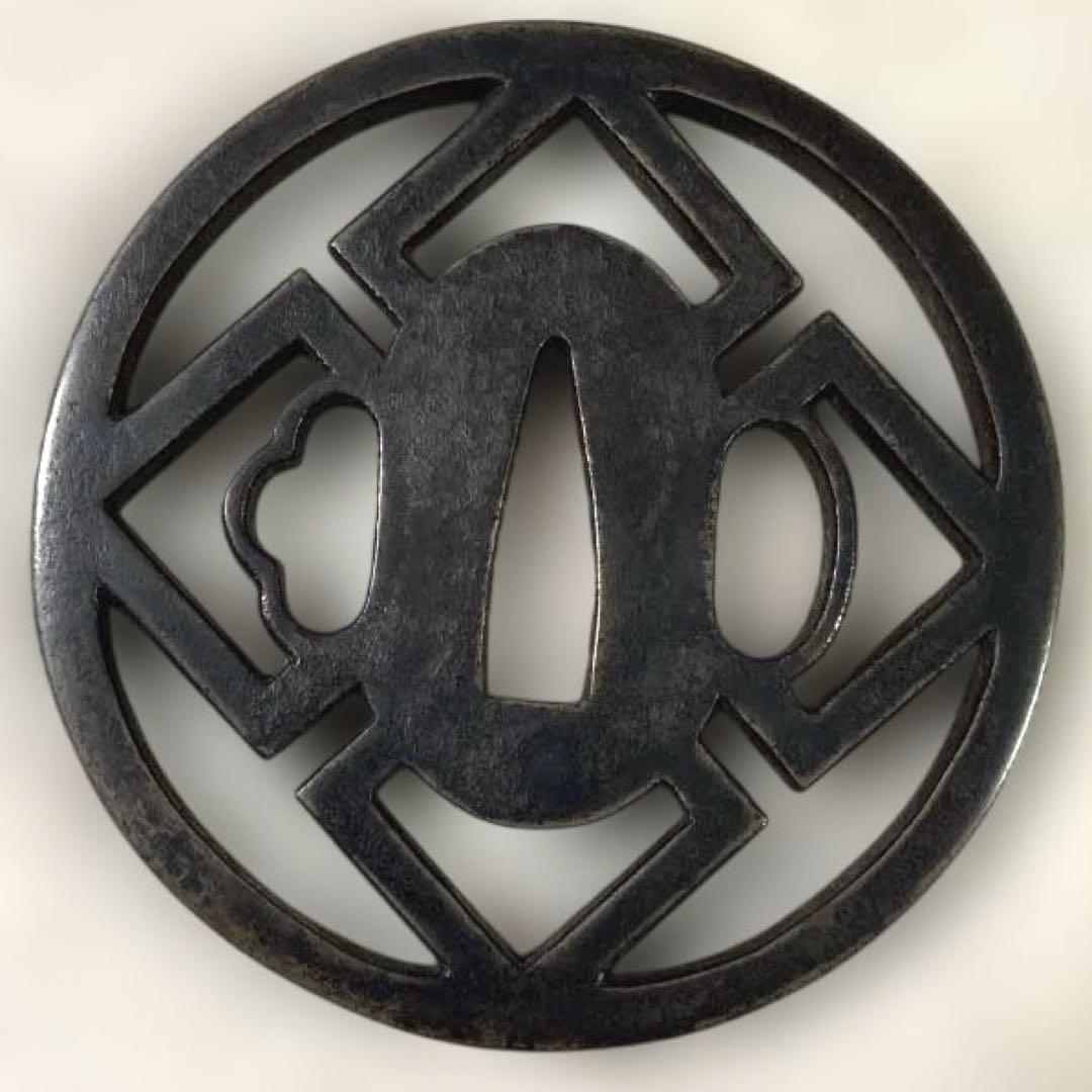 B-62 鍔　鉄地　武具　刀装具　日本　骨董品　時代物　美術品　工芸品