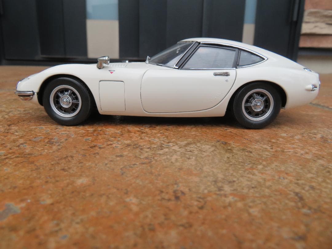 エブロ　1/24　トヨタ2000GT