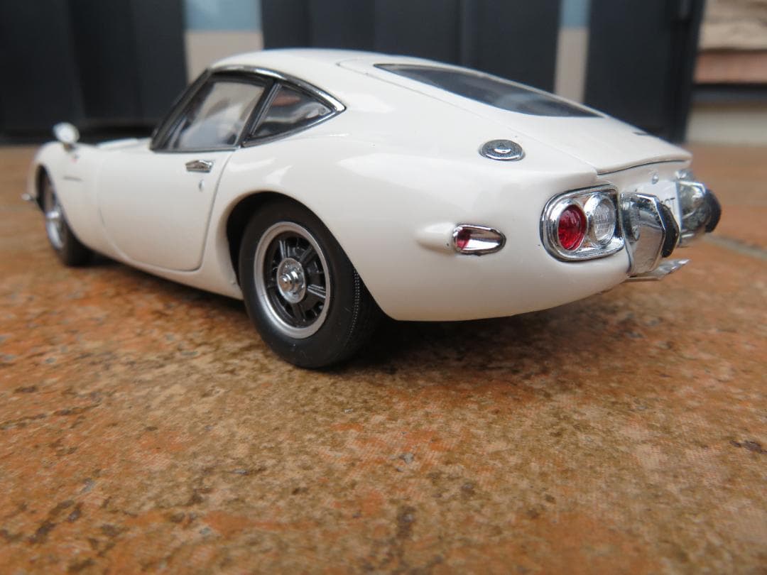 エブロ　1/24　トヨタ2000GT