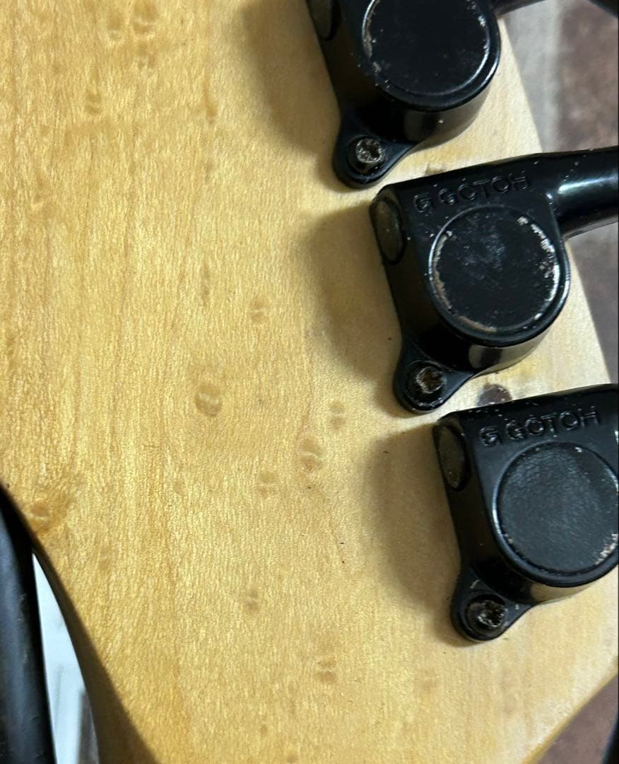 s*f様 QUEEN 好きな方　トライソニックピックアップ搭載コンポーネントギタ