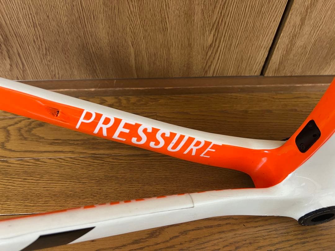 チネリプレッシャー2022フレームセット