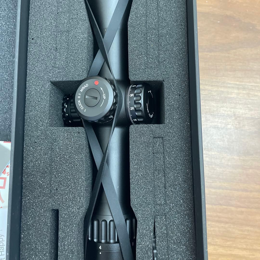 ベクターオプティクス Continental 4-24x56ズーム