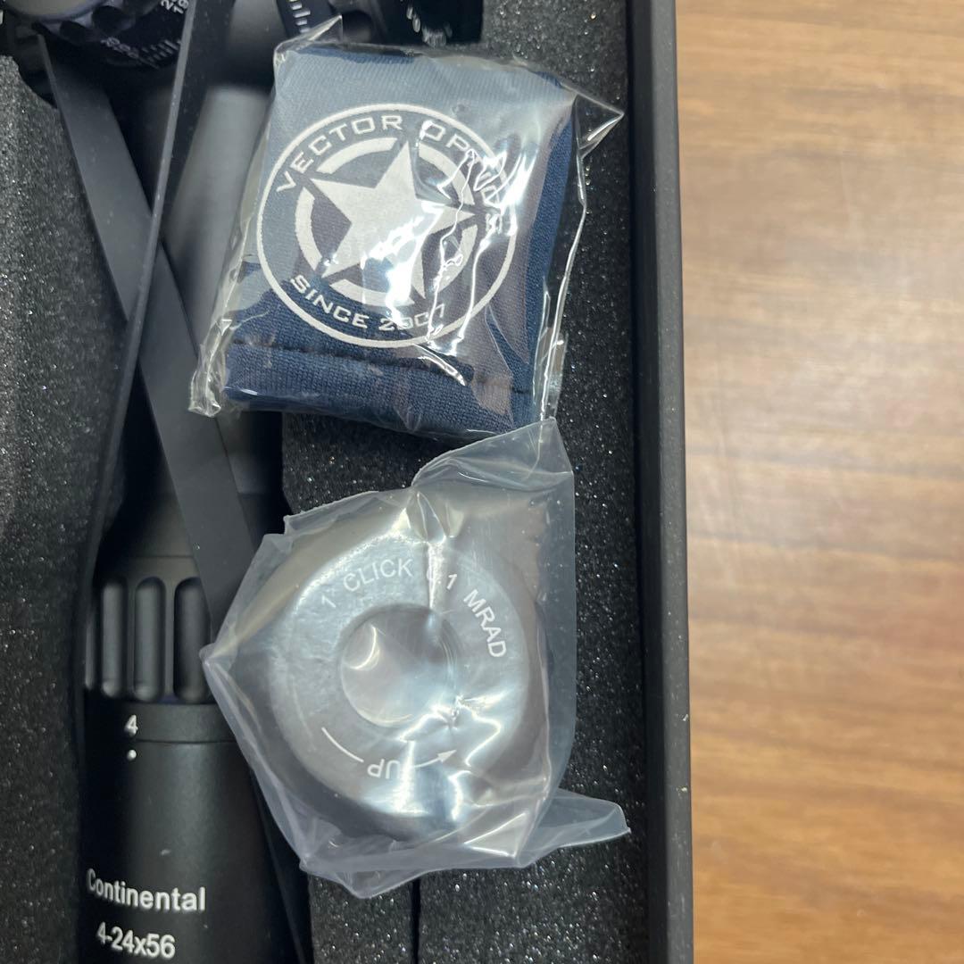 ベクターオプティクス Continental 4-24x56ズーム