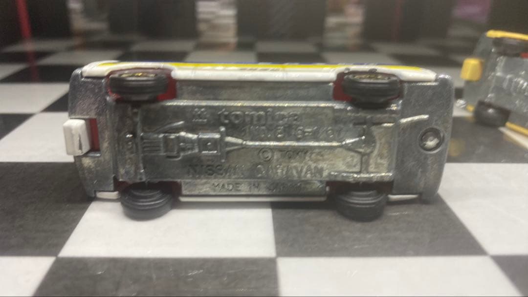 トミカ 日産キャラバン ハイルーフバン 日本製2種まとめ