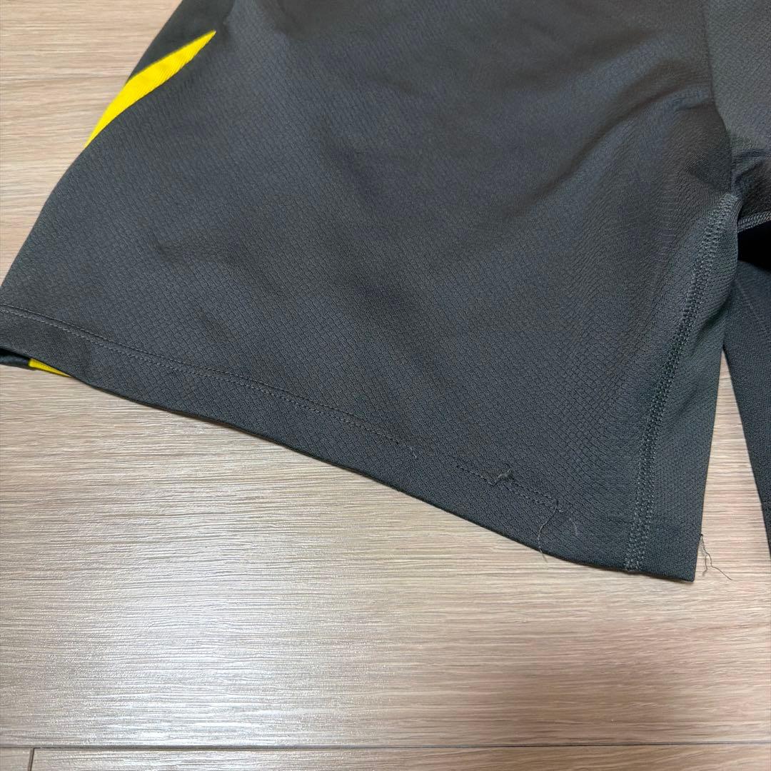 リバプール　ナイキ　トレーニングトップ　パンツセット　Mサイズ