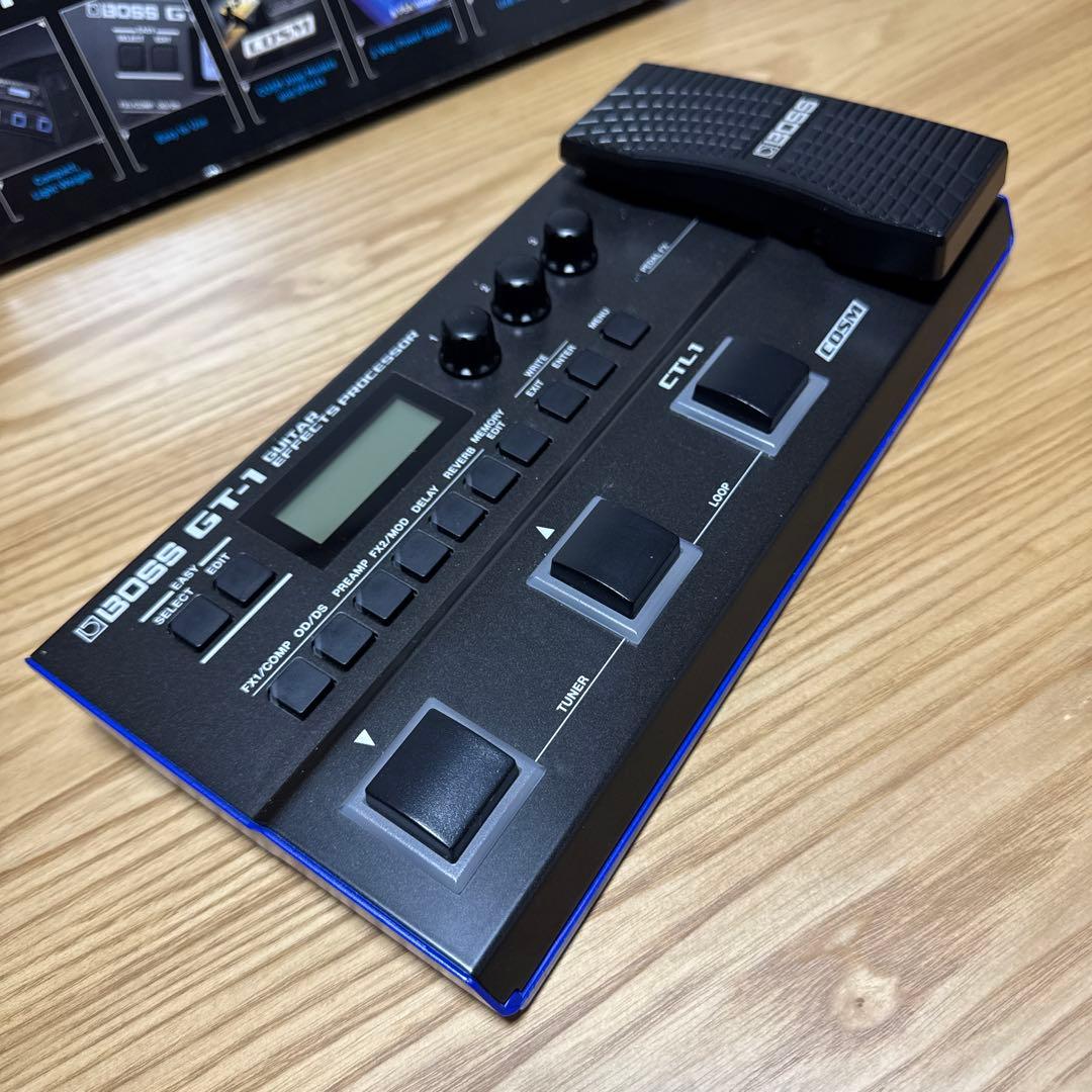 BOSS GT-1 マルチエフェクター　純正ケーブル箱付き